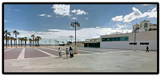 Calle Eugenia Vinyes - Plaza junto al Balneario de Las Arenas